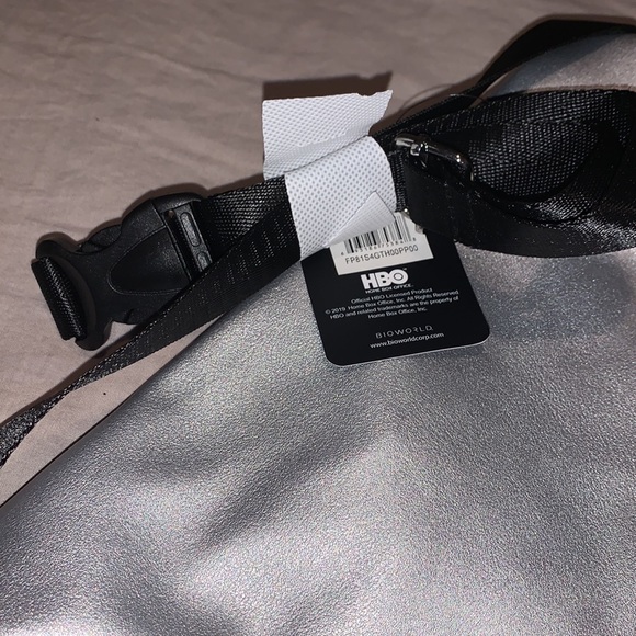 Women’s game of thrones Fanny pack - Picture 4 of 6